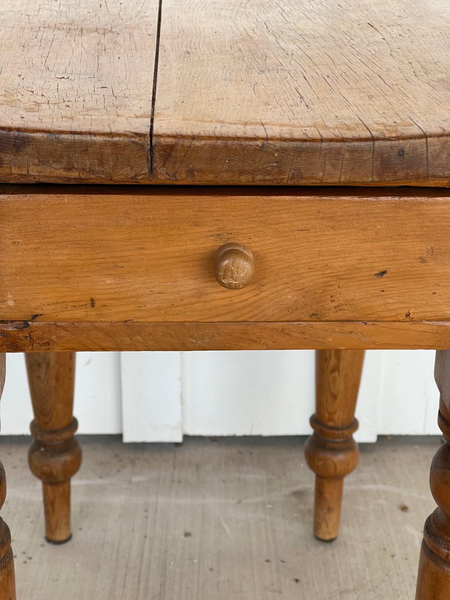 Country Pine Pembrook Table