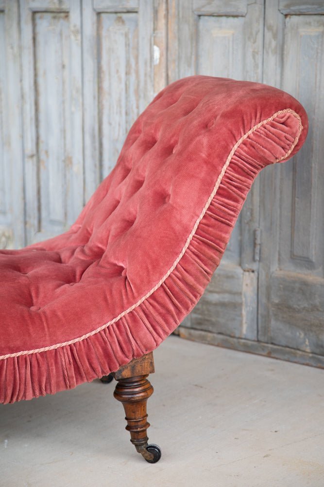 Brewster Pink Chaise Style of George Smith