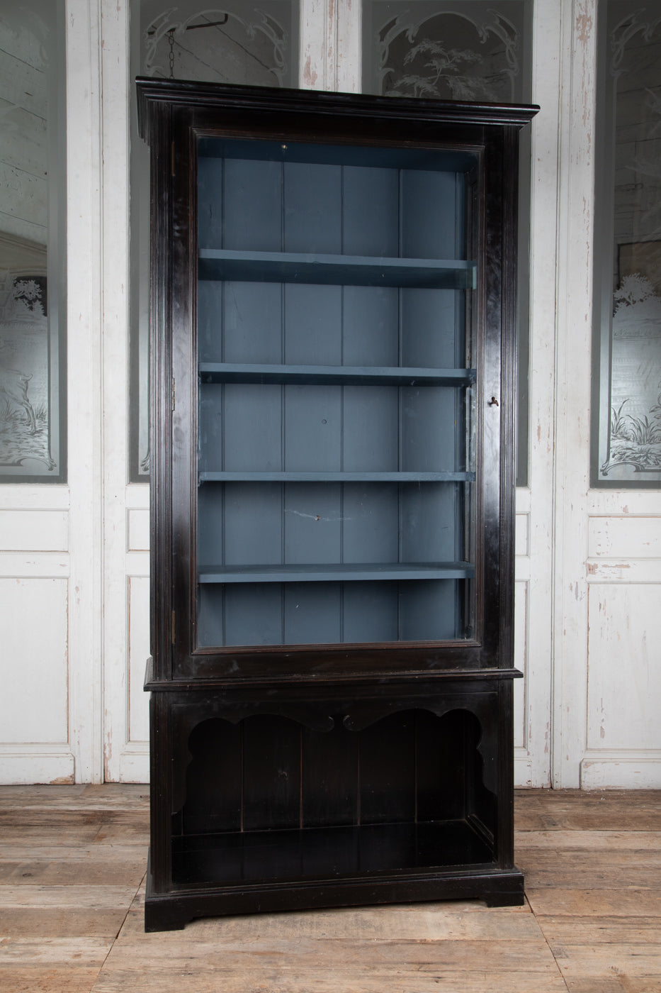 Ebonised Shop Display Fitting Cabinet