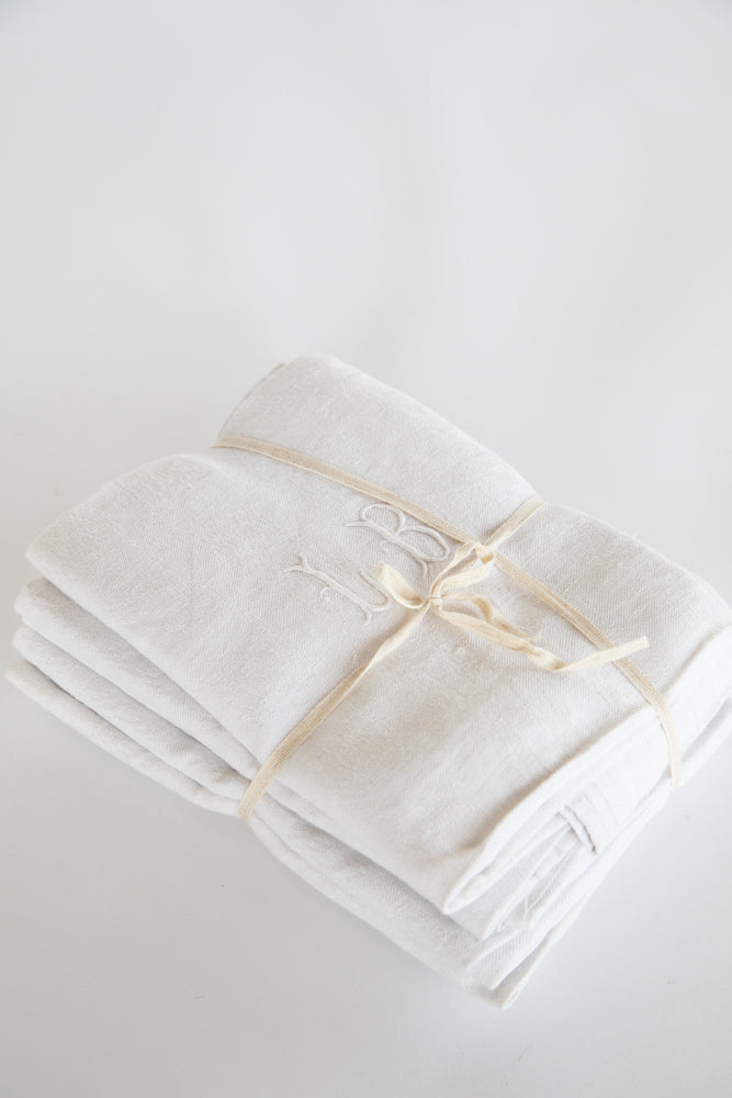 Set of 9 French Table Napkins White